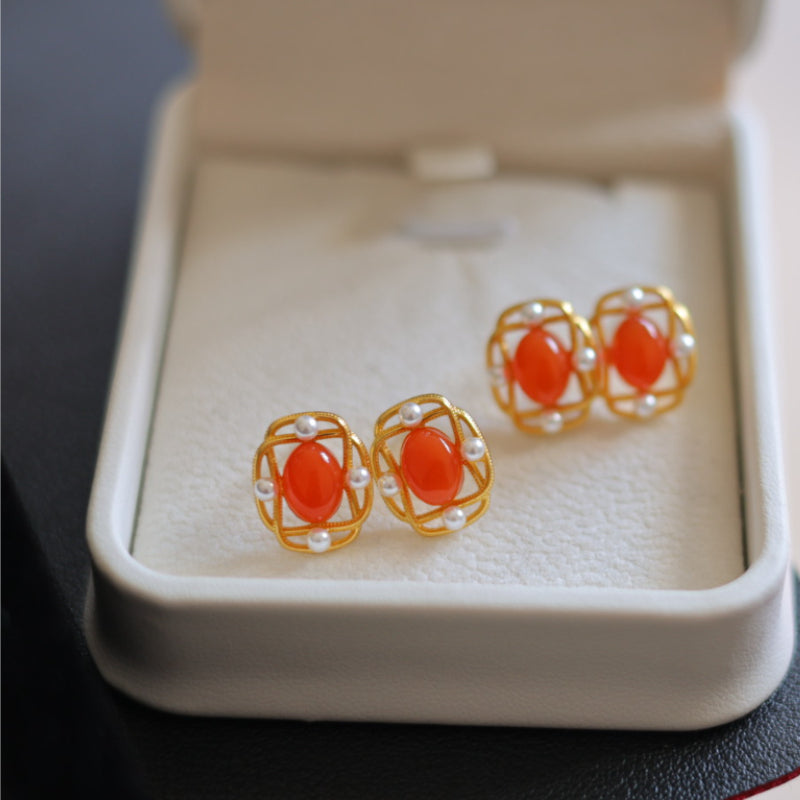 Natural Nanhong Stud Earrings