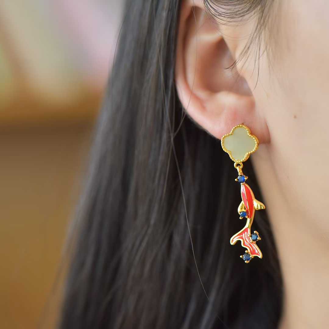 925 Silver Inlaid Nephrite "Year of the Fish" Four-Leaf Clover Stud Earrings