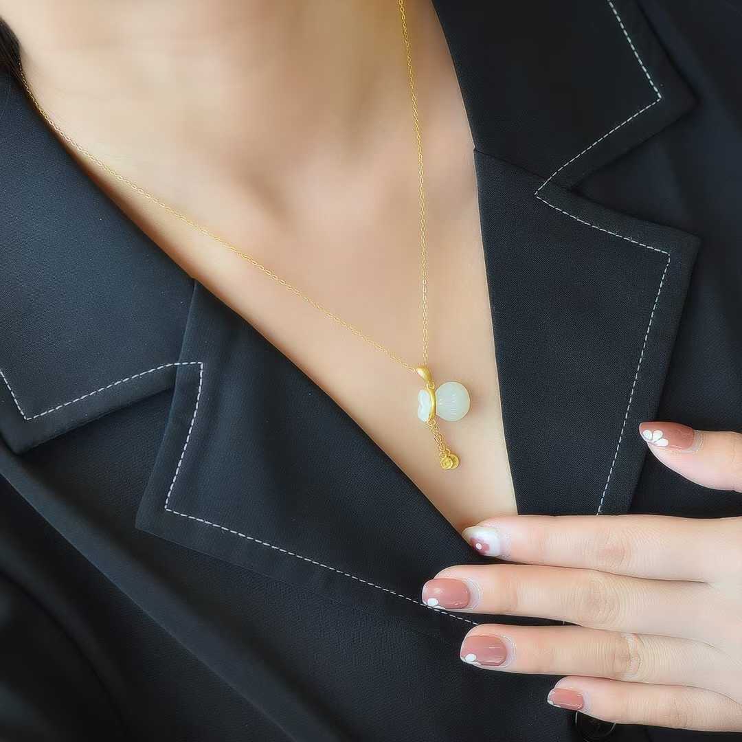 Vintage-Style Silver Inlaid Nephrite "Money Bag" Plain Silver Pendant