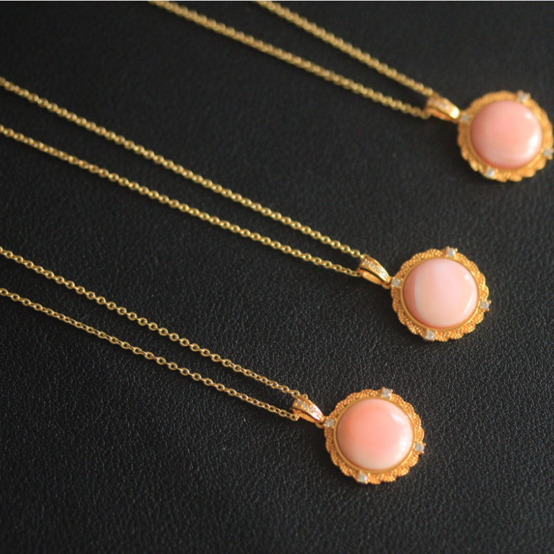 Natural Queen Shell Pendant