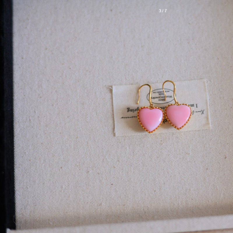 Natural Queen Shell Heart Earrings
