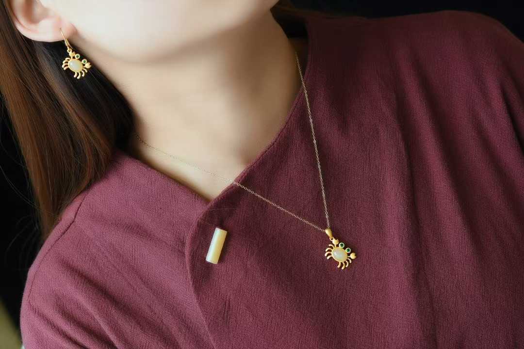 925 Silver Inlaid Nephrite with Thick Matte Gold Crab Set - jewelry - weilin.com