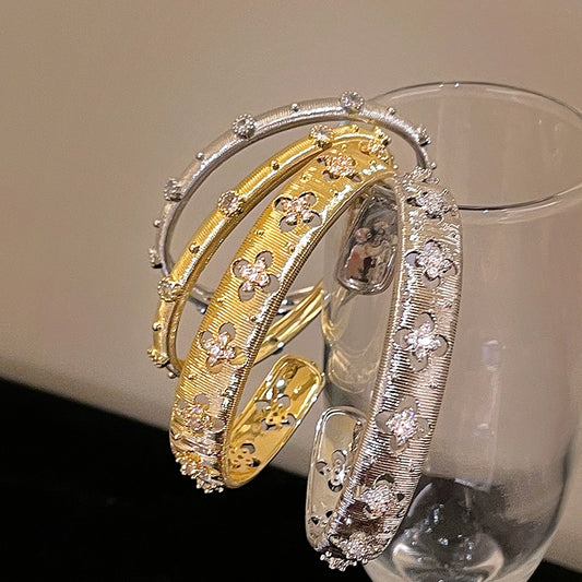 Retro Fashion Hollow Bracelet