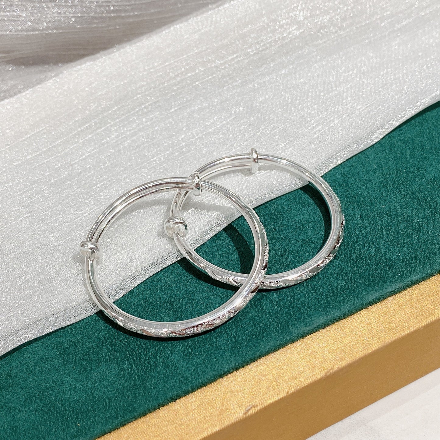 National Wind Lien Silver Bracelet