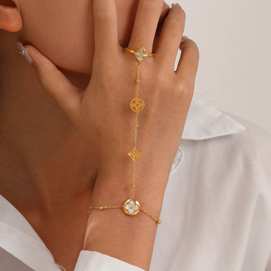 Design three-dimensional frosted butterfly finger chain