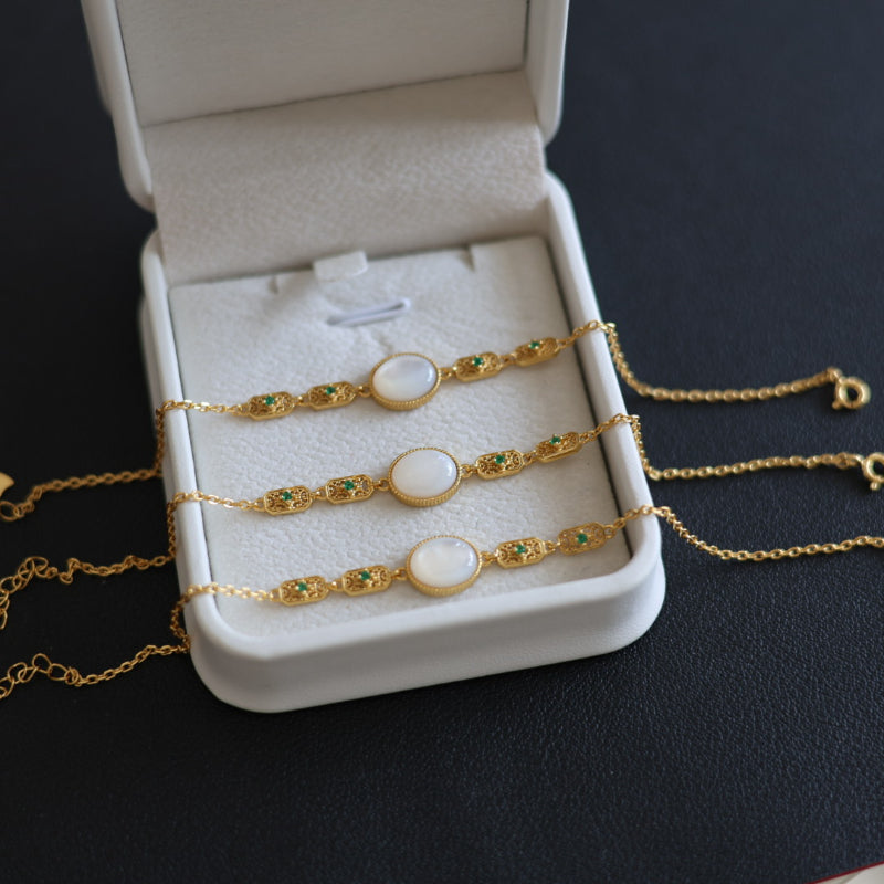 Natural White Mother of Pearl Bracelet
