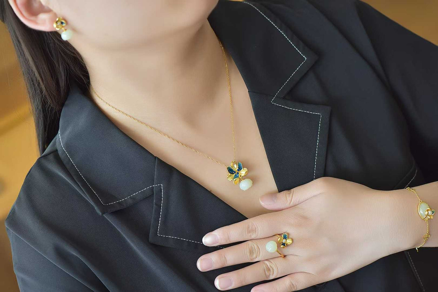 Vintage-style Hetian jade jewelry set - lotus purity and yearly good fortune symbolism