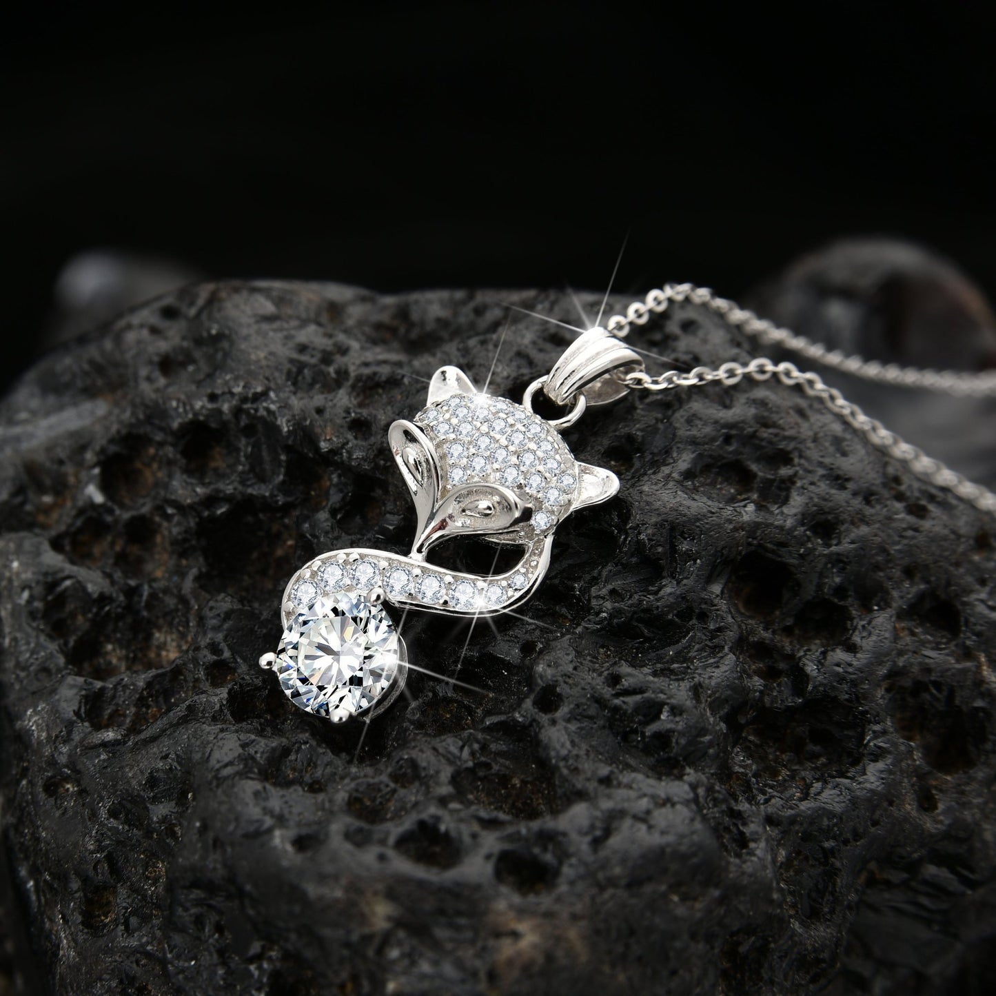 High - end design, smart and sexy fox pendant necklace - jewelry - weilin.com