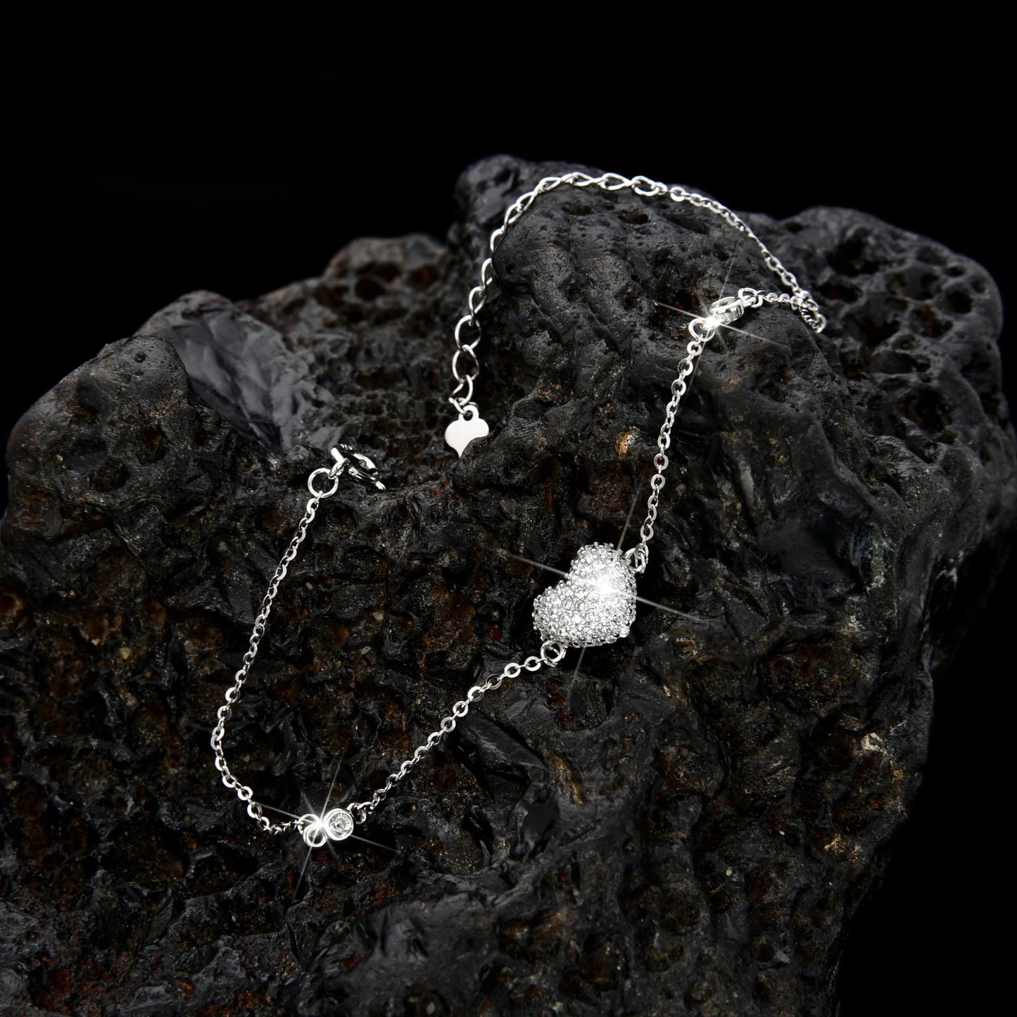 Love bracelet with protection design - jewelry - weilin.com