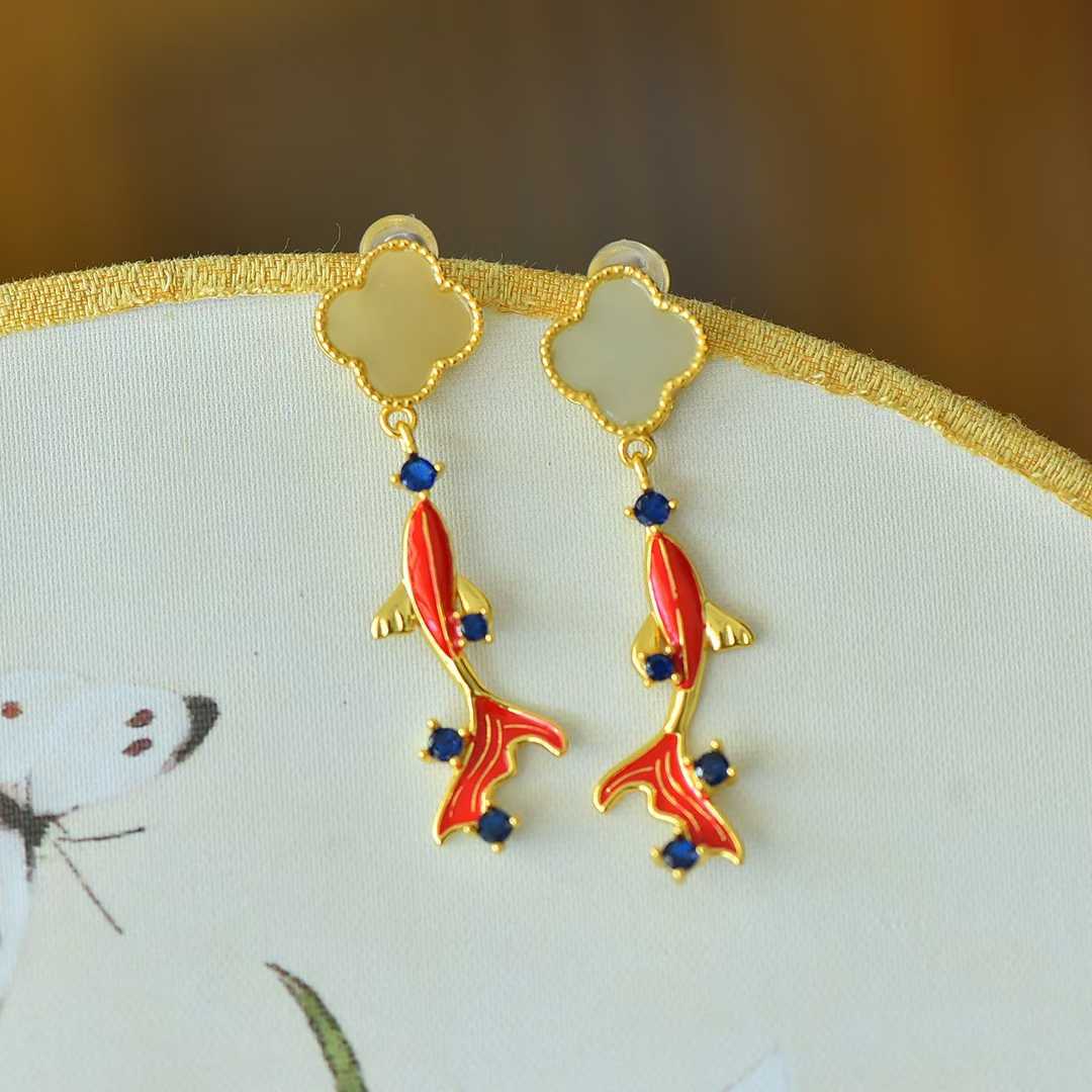 925 Silver Inlaid Nephrite "Year of the Fish" Four-Leaf Clover Stud Earrings