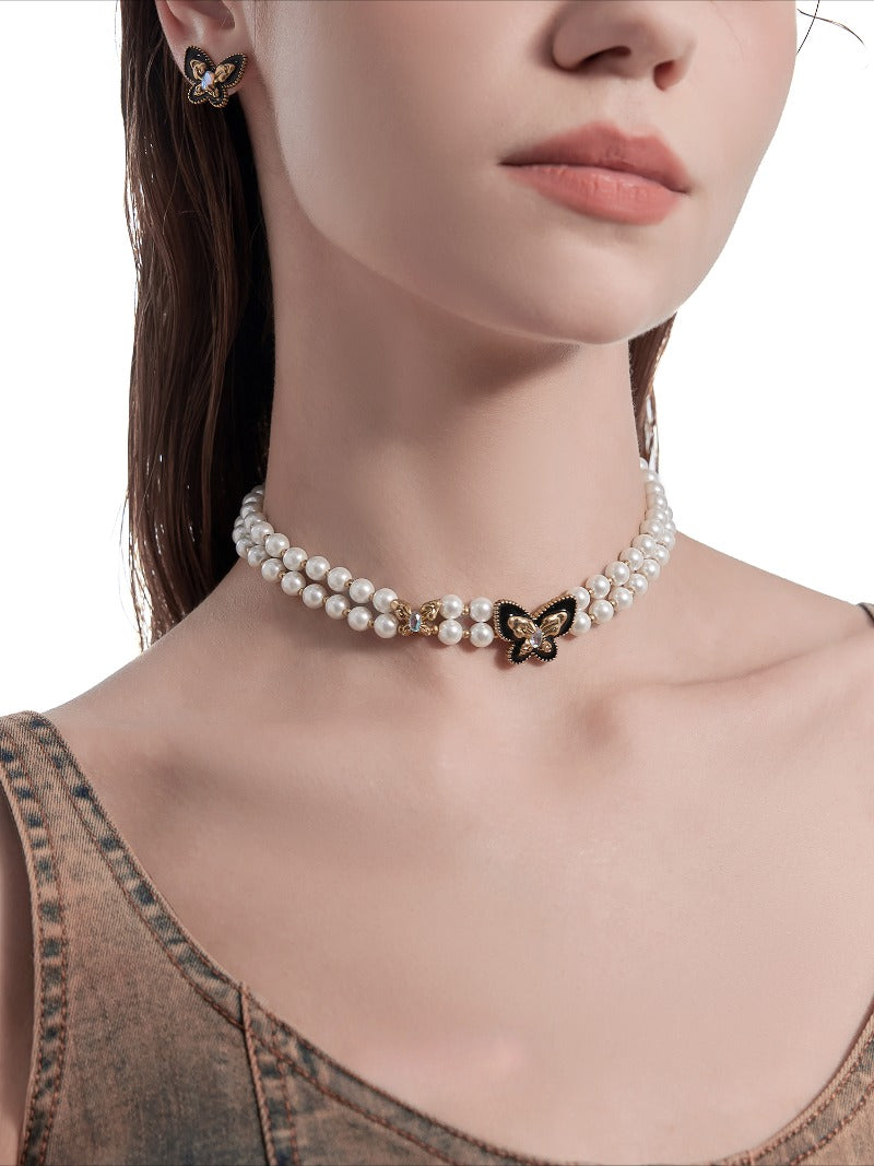 Retro pearl butterfly necklace