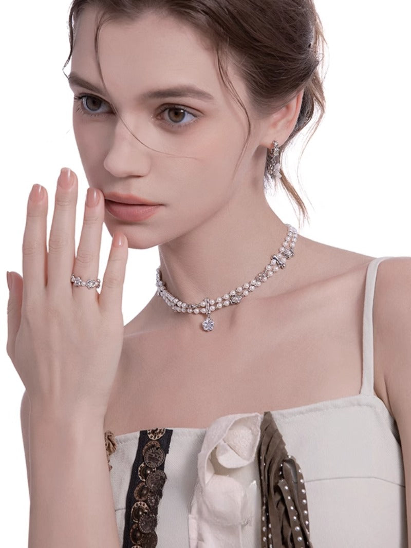 Secret garden pearl necklace