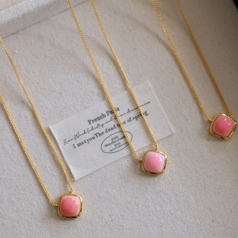 Natural Queen Shell Pendant