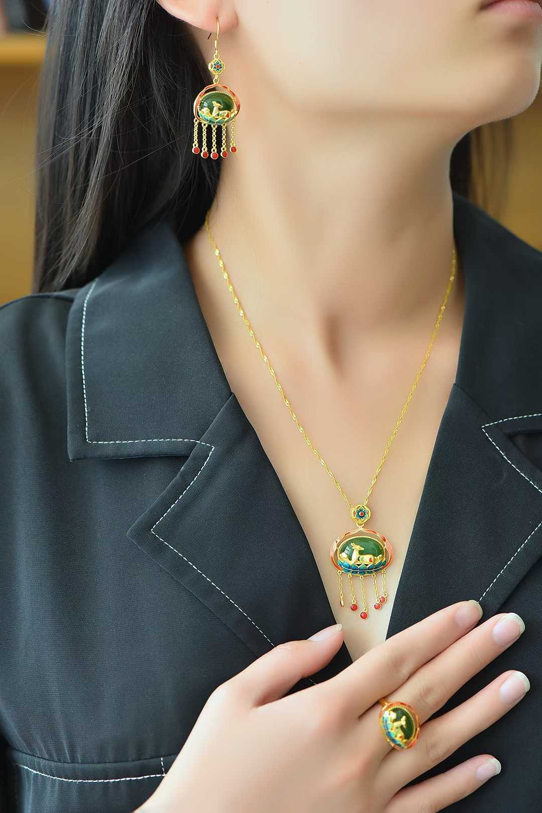 925 Silver Inlaid Nephrite "Meeting the Divine Deer" Jewelry Set