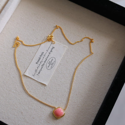 Natural Queen Shell Pendant