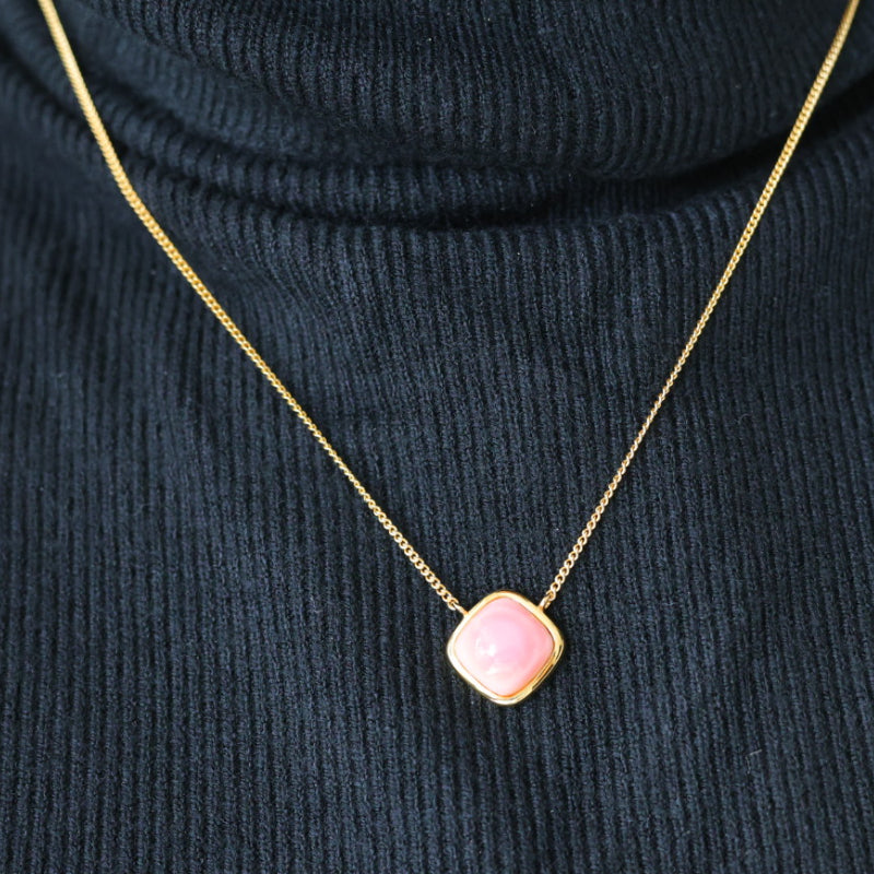 Natural Queen Shell Pendant