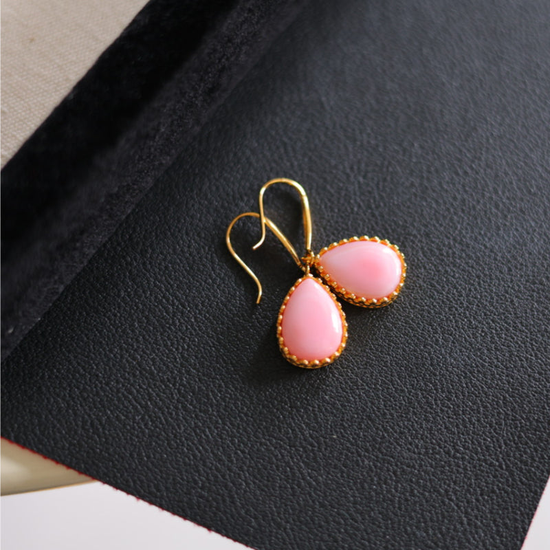 Natural Queen Shell Teardrop Earrings