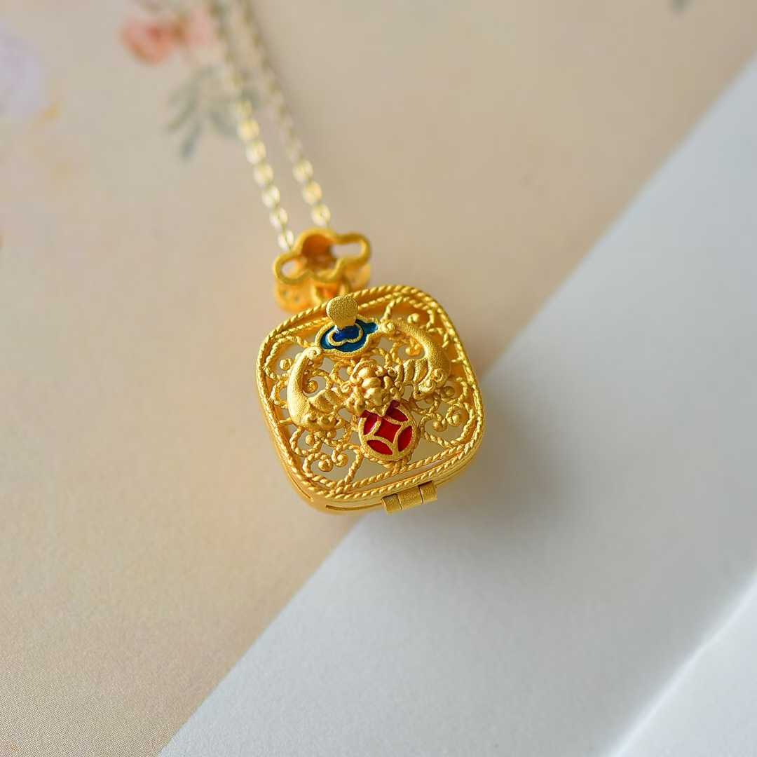 Ancient-Style Silver-Inlaid Hetian Jade Sachet Box