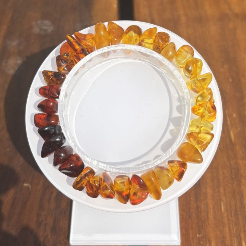 Rainbow conformal amber necklace