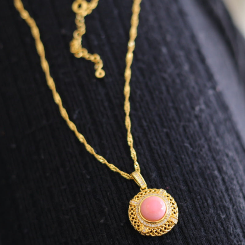 Natural Queen Shell Pendant