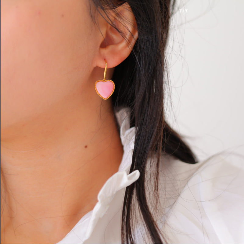 Natural Queen Shell Heart Earrings