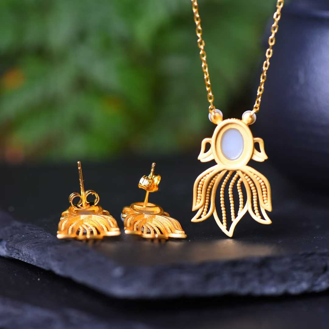 925 Silver Inlaid Nephrite Jewelry Set with Thick Matte Gold Fish Pendant