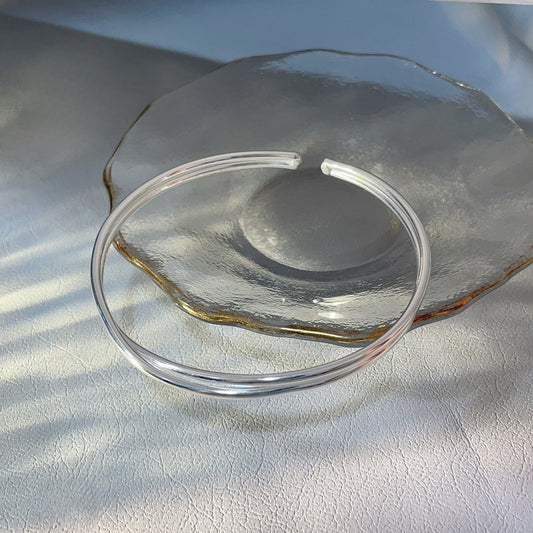 سوار كروس أوفر عصري من الفضة الإسترلينية 