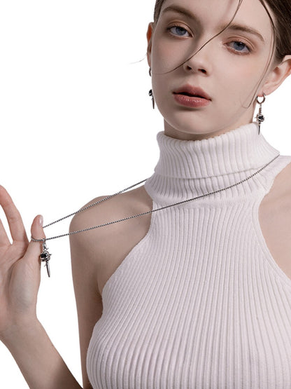 Cross pendant necklace