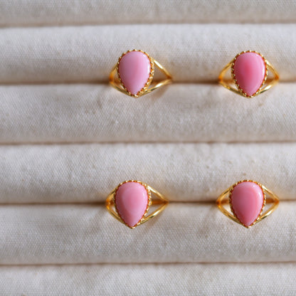 Natural Queen Shell Teardrop Ring