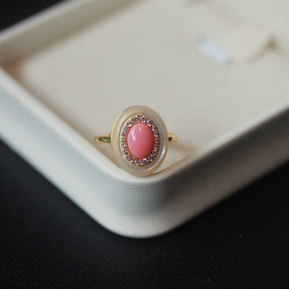 Queen Shell Ring with Mother of Pearl Accents