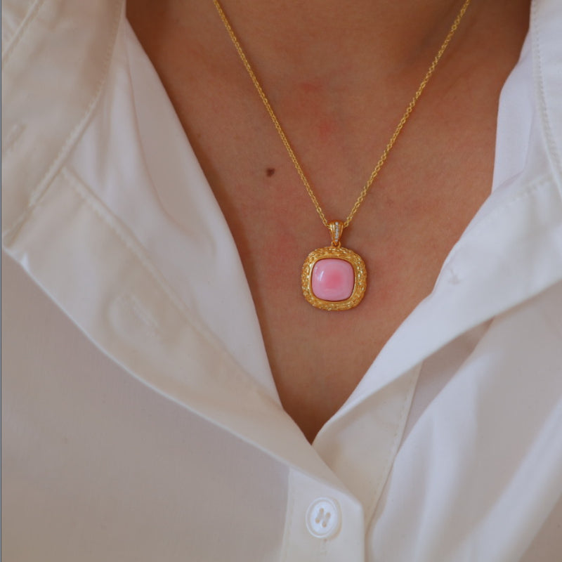 Natural Queen Shell Pendant
