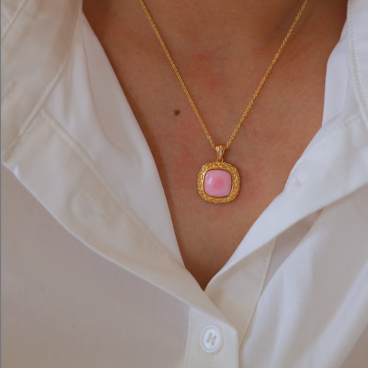 Natural Queen Shell Pendant