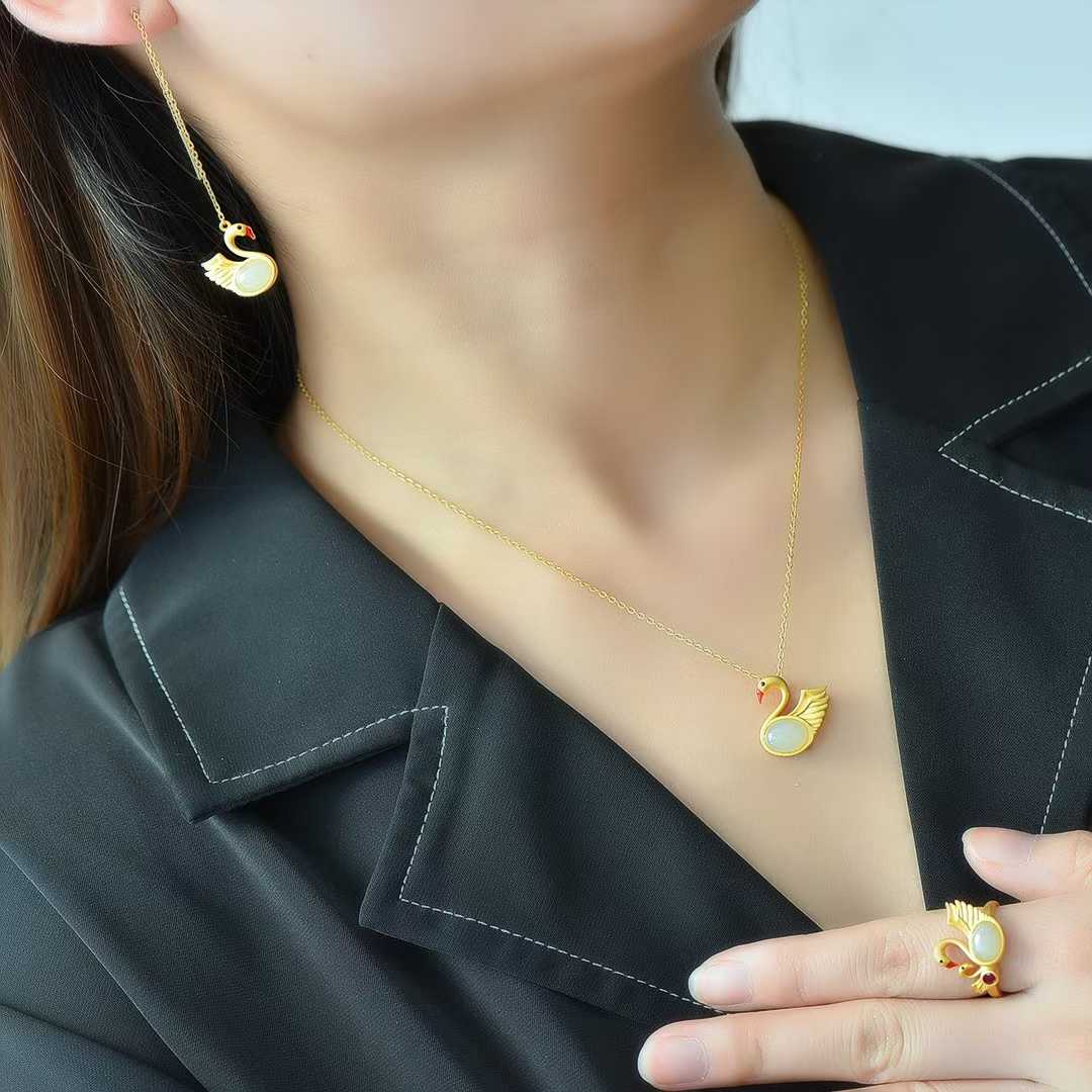 Traditional Chinese silver swan jewelry set - symbol of elegance and fidelity