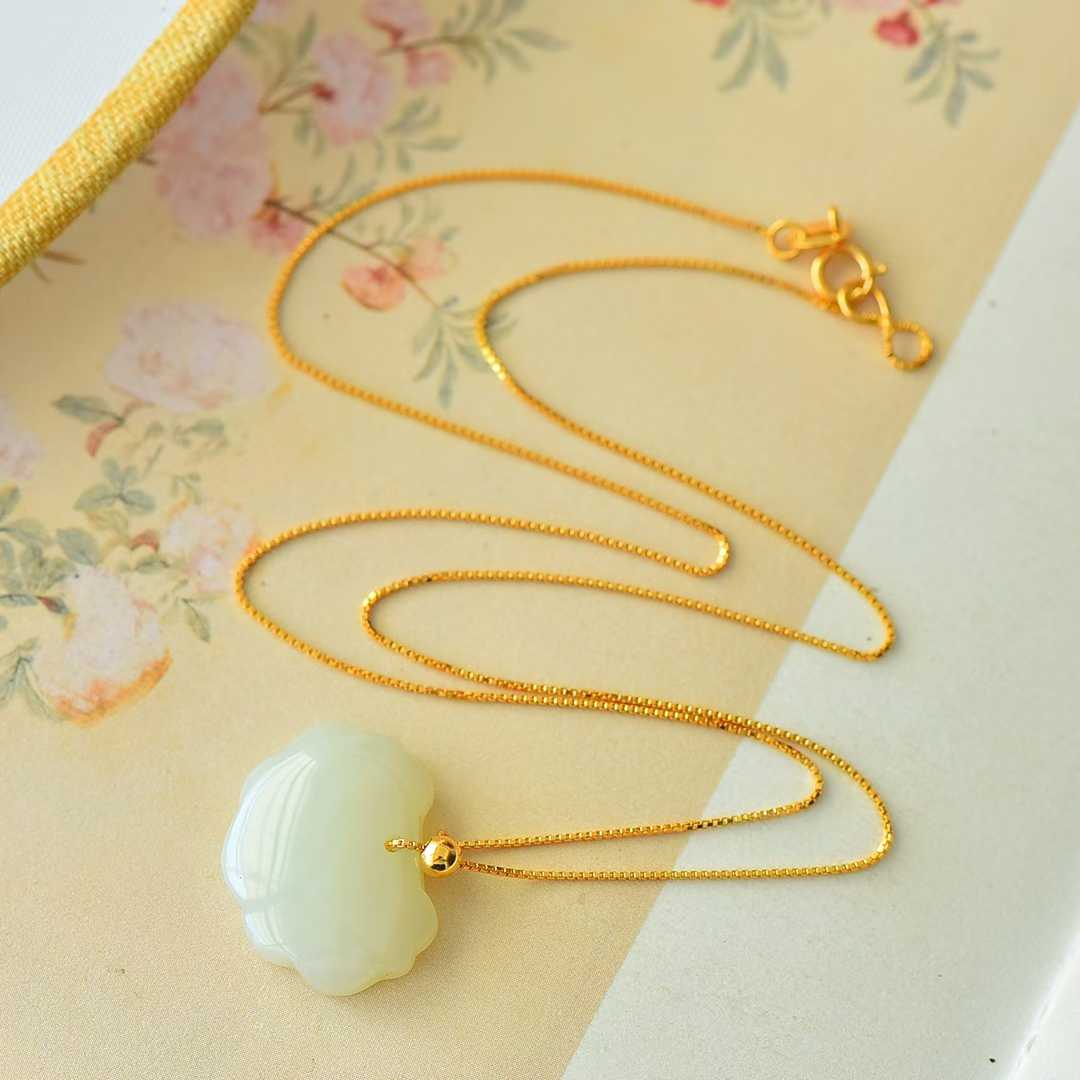925 Silver - Inlaid Hetian Jade Pendant with "Ruyi Lock" Design, Plain Silver Style & Integrated Chain - jewelry - weilin.com