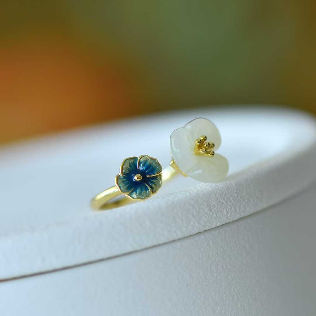925 Silver Inlaid Hetian Nephrite "Three - Petal Flower Two - Tone" Ring - jewelry - weilin.com