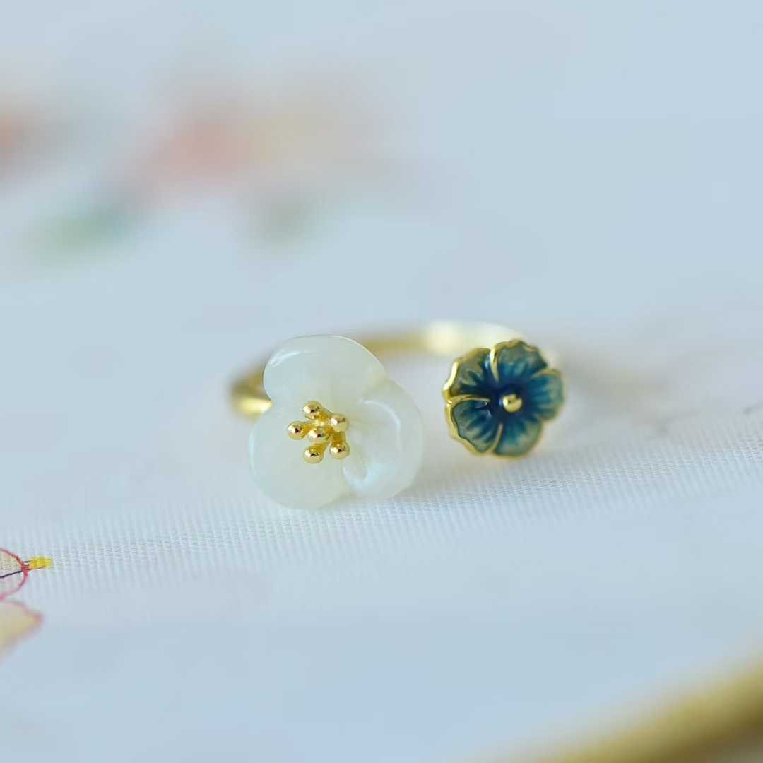 925 Silver Inlaid Hetian Nephrite "Three - Petal Flower Two - Tone" Ring - jewelry - weilin.com