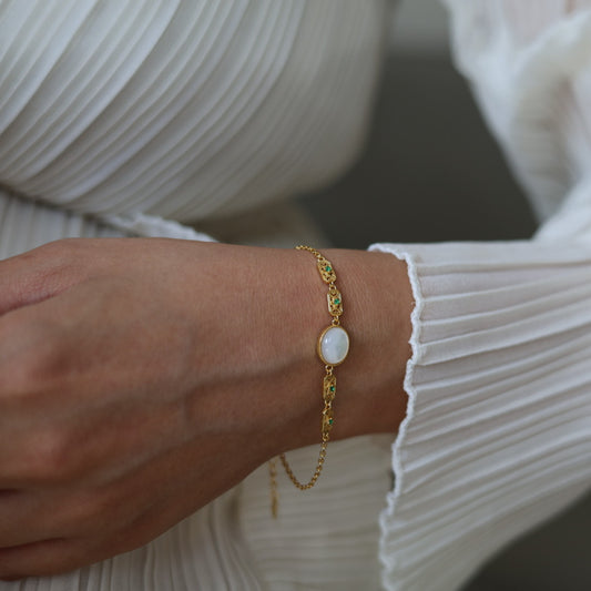Natural White Mother of Pearl Bracelet