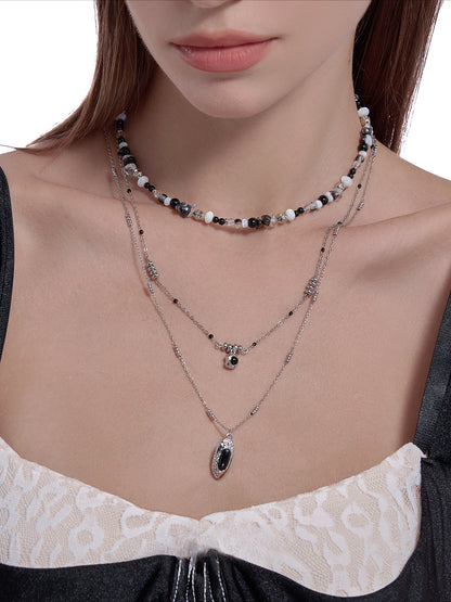 Black stone pendant bead necklace