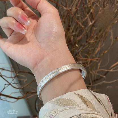 Fashionable frosted gold-painted sterling silver bracelet