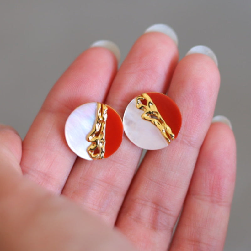 Natural Nanhong & White Mother-of-Pearl Stud Earrings