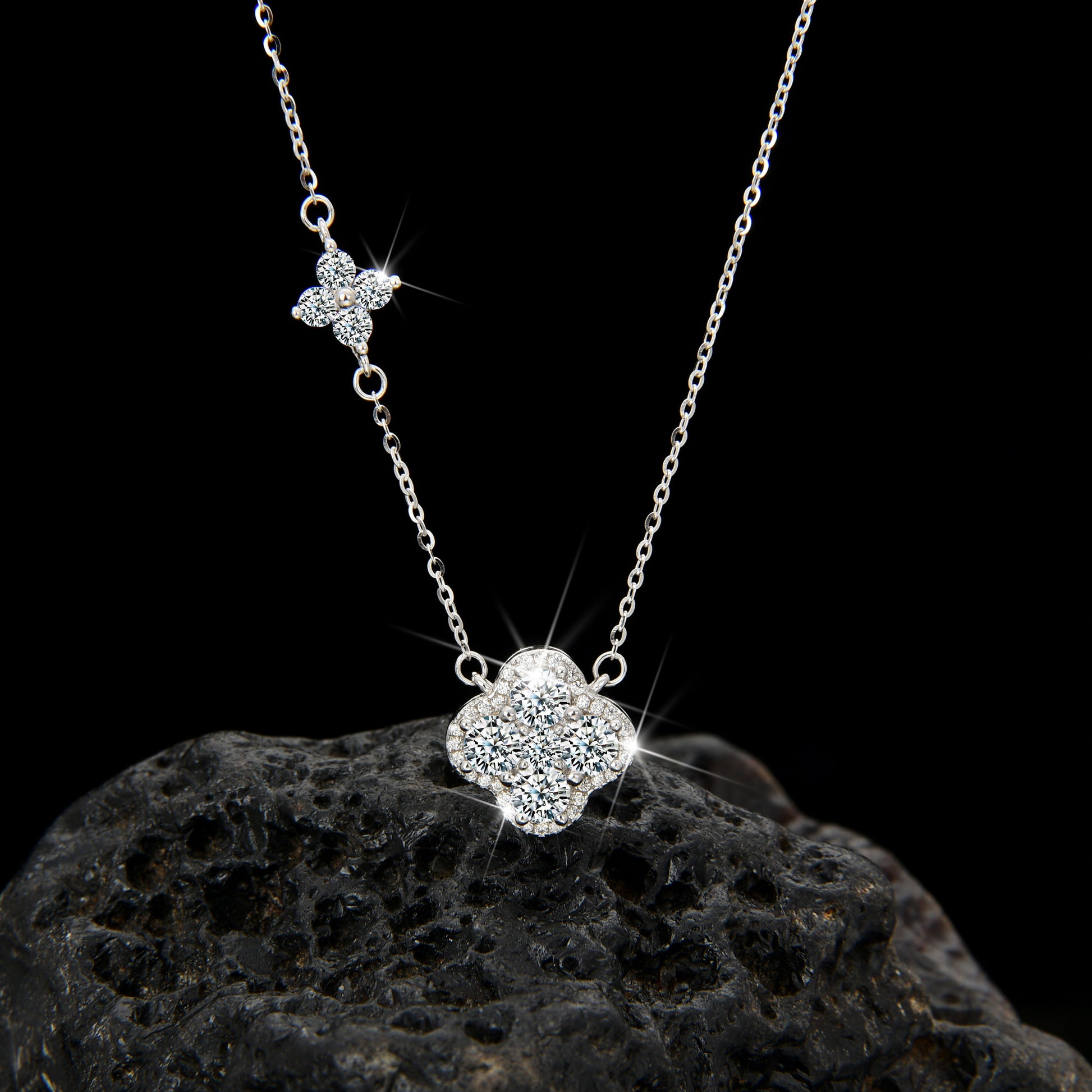 High-end exquisite design four-leaf petal pendant necklace - jewelryweilin