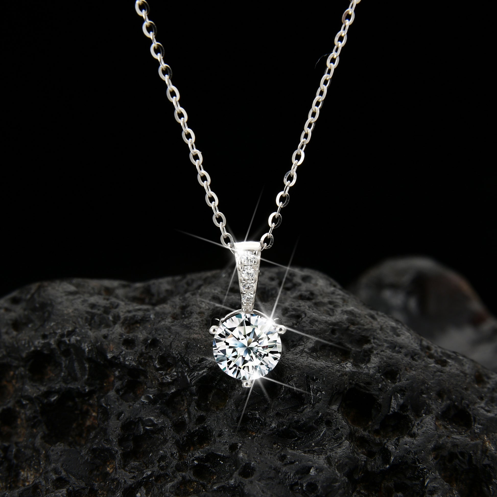 Internet celebrity fashion single zircon pendant necklace - jewelryweilin