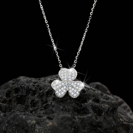 Lucky Clover Cubic Zirconia Necklace with Heart-Expecting Design - jewelryweilin