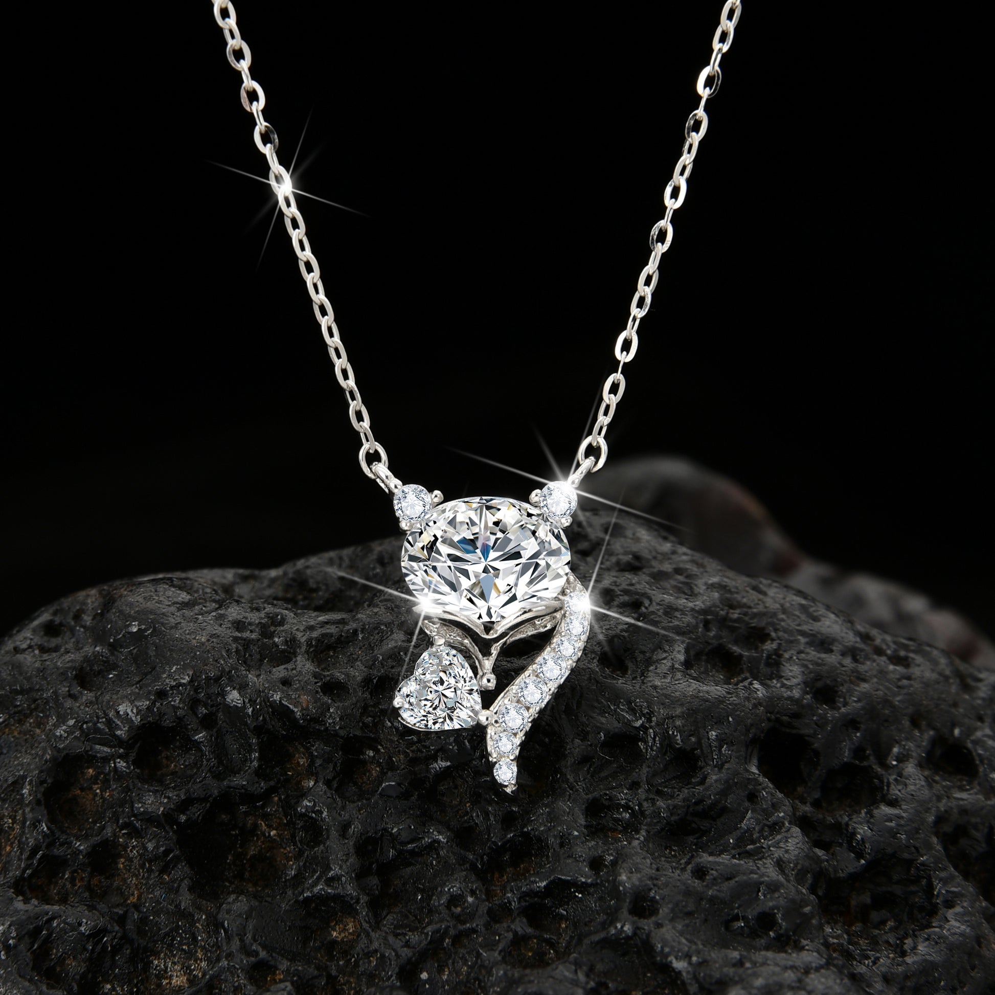 Seductive and sexy fox specially designed zircon pendant necklace - jewelryweilin
