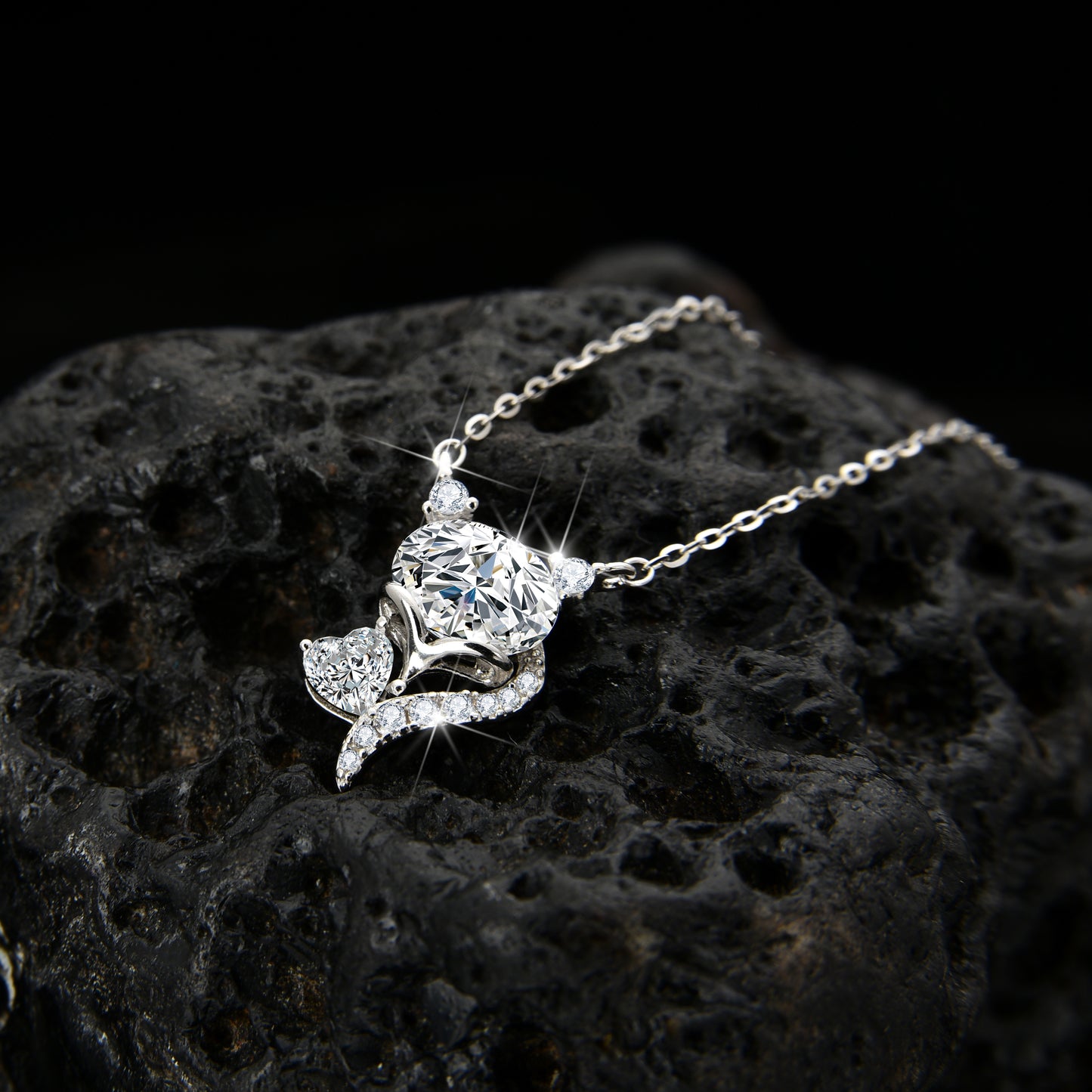 Seductive and sexy fox specially designed zircon pendant necklace - jewelryweilin