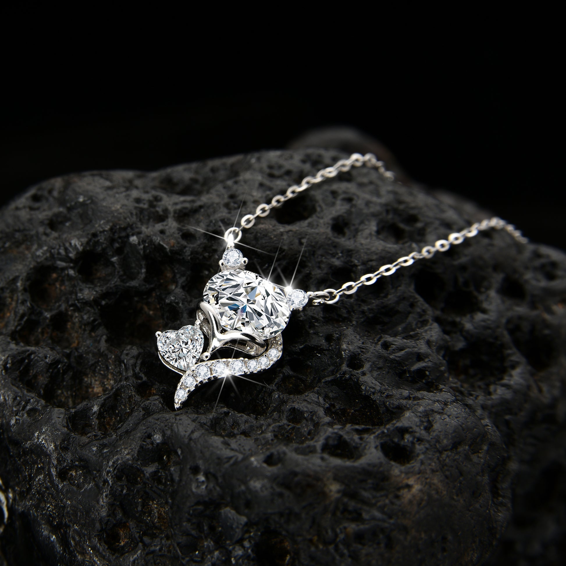 Seductive and sexy fox specially designed zircon pendant necklace - jewelryweilin