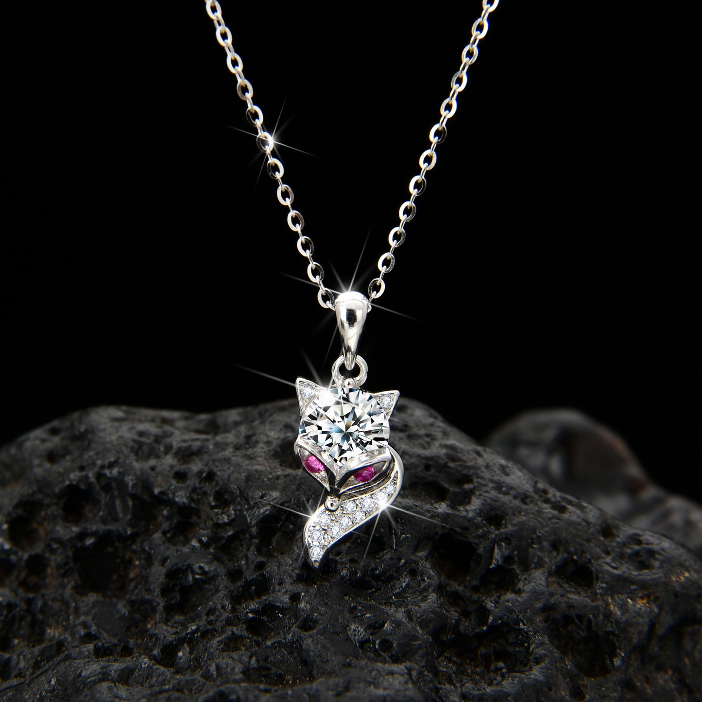 Hot girl design smart and calm fox pendant necklace - jewelryweilin