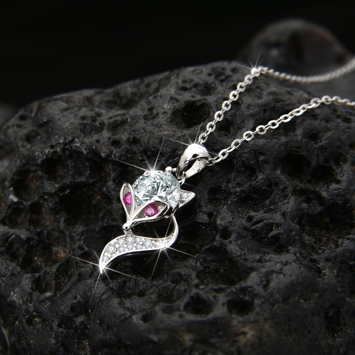 Hot girl design smart and calm fox pendant necklace - jewelryweilin