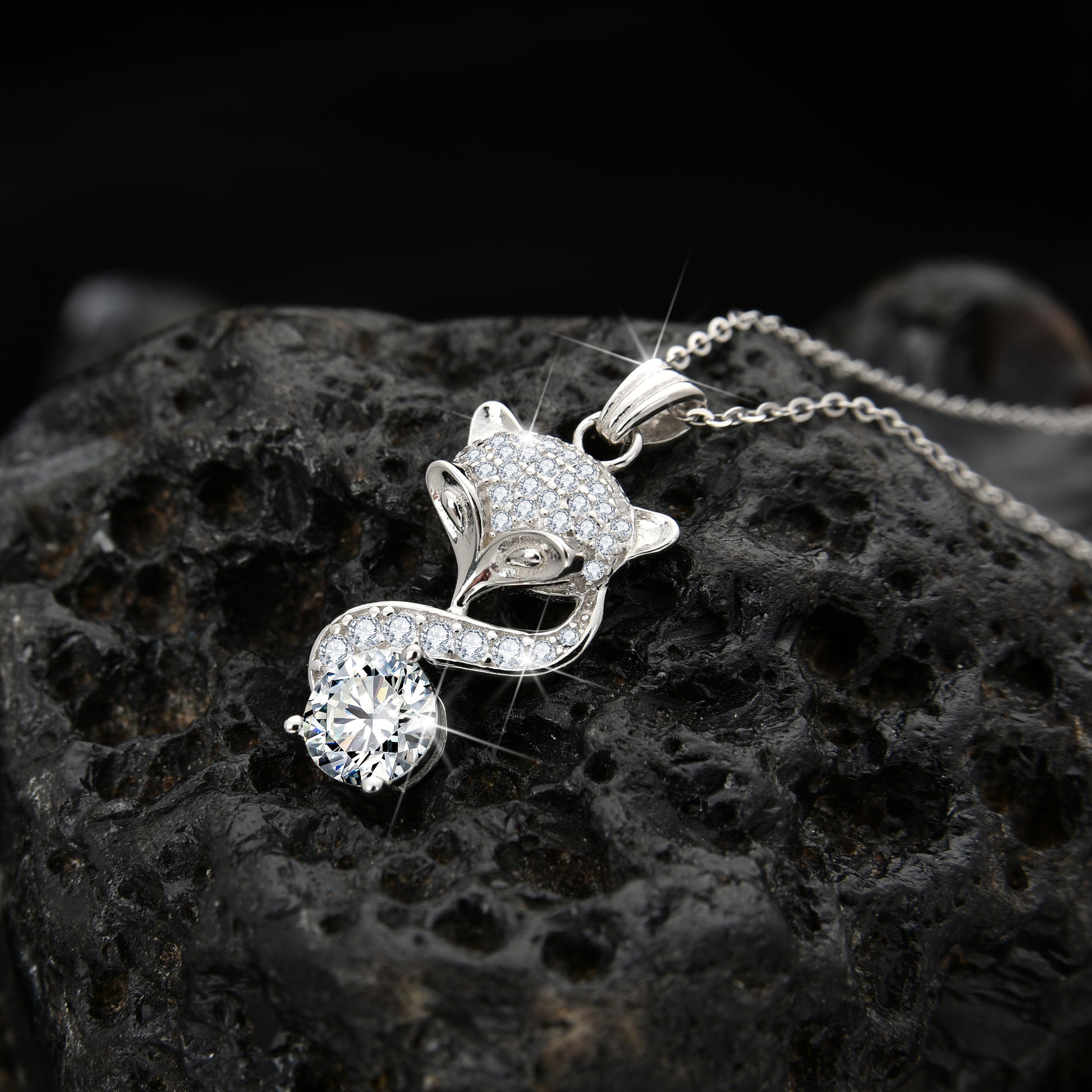 High-end design, smart and sexy fox pendant necklace - jewelryweilin