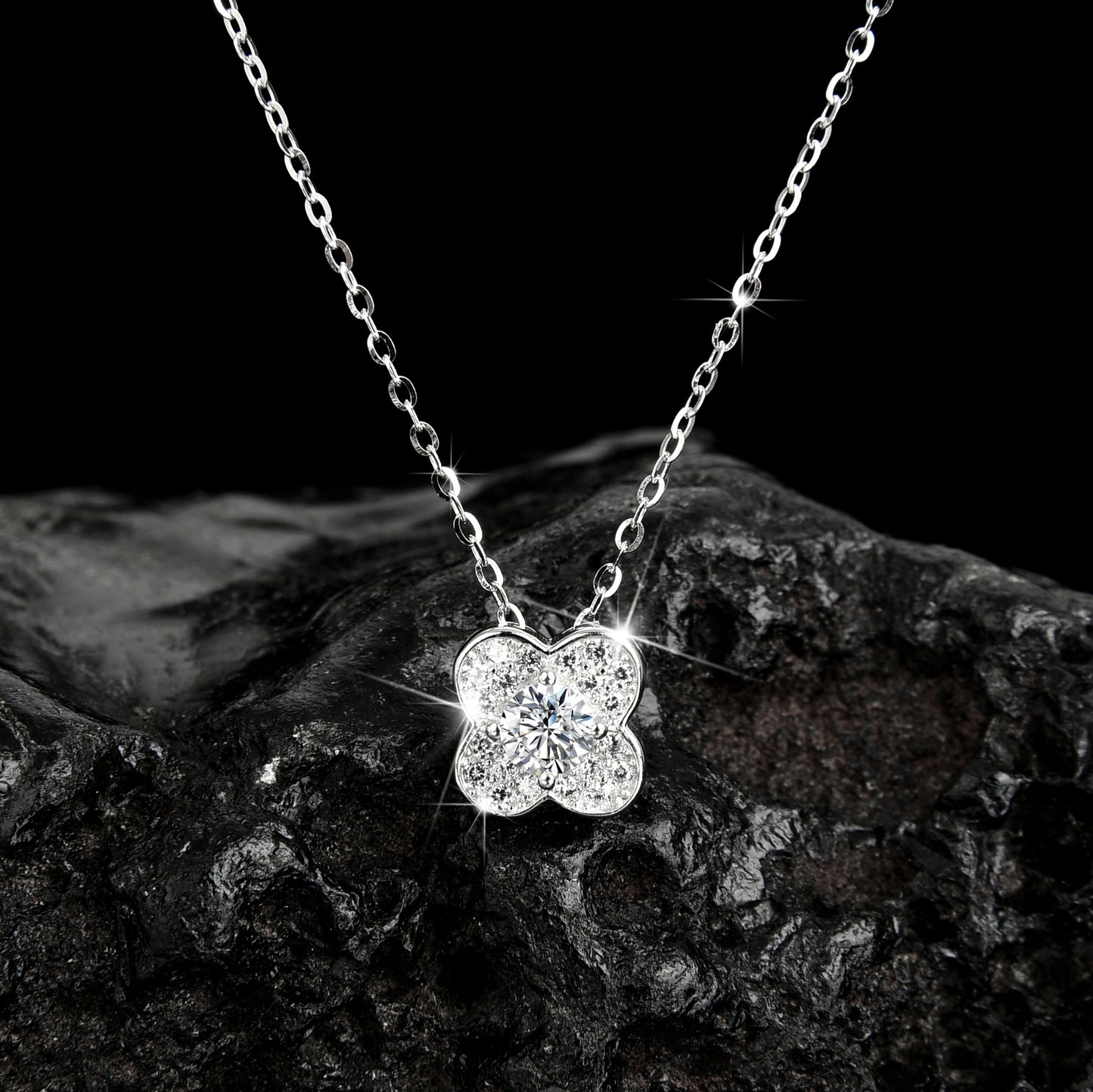 Exquisite and fashionable lucky four-leaf grass pendant necklace - jewelryweilin